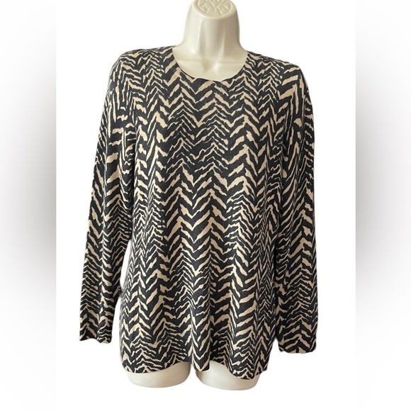 J.Mclaughlin 100% Cashmere Animal Print Sweater Sz M Long Sleeve Classic Preppy - Picture 2 of 10
